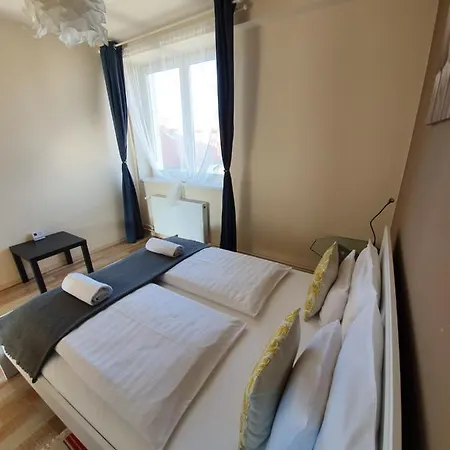 Nador Apartman Dom Panoramaval * Segedín